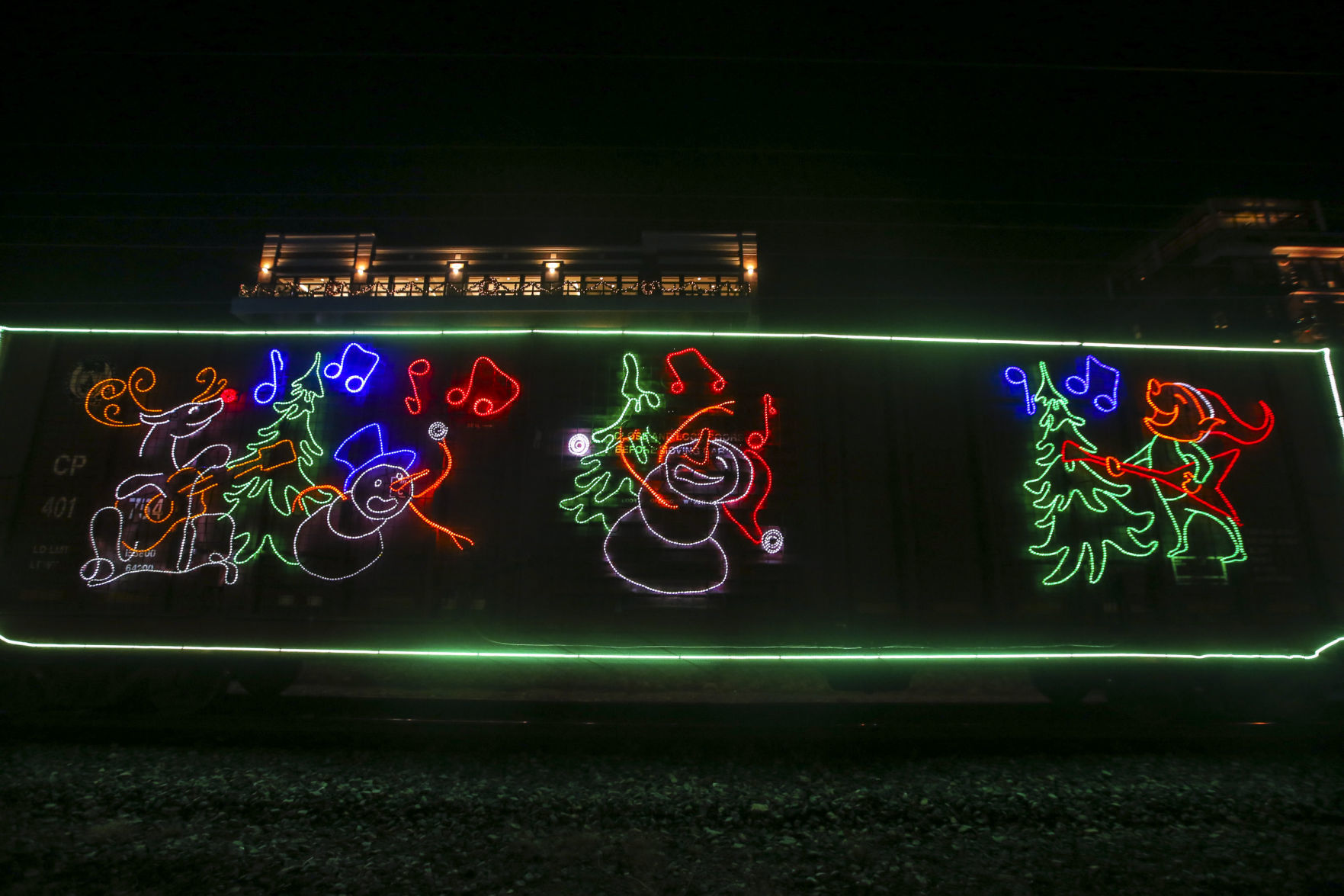 120218-holiday-train-010